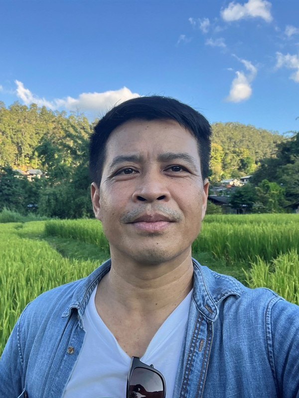 นายสุมน ห้อยมาลา