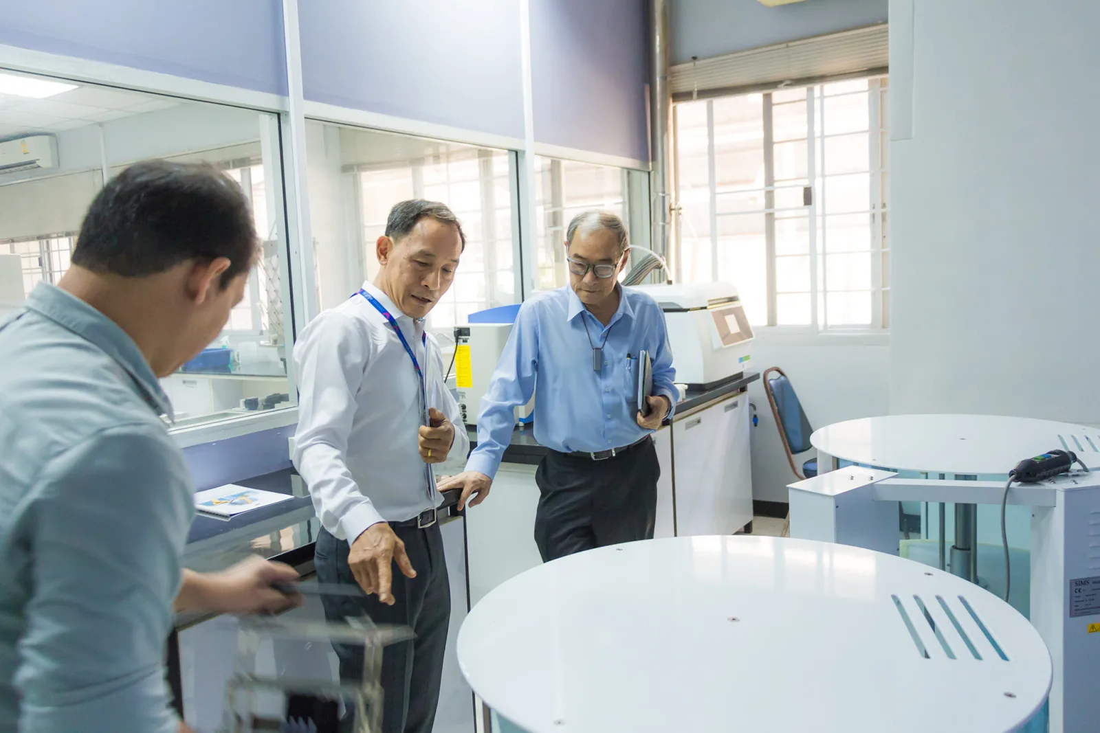 President of the Kasetsart University Council Visits and Observes Research