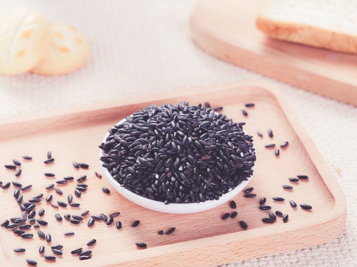 Generating renewable genetic diversity in purple rice