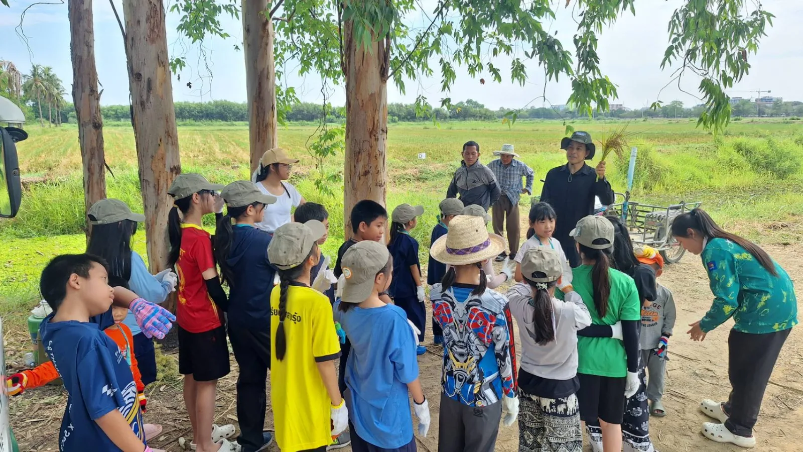 วันที่ 8 พฤษภาคม 2569 ศูนย์วิทยาศาสตร์ข้าว ให้การต้อนรับคณะเยาวชนจากกิจกรรม “KU KPS Summer Camp Tour & Sport Camp ปิดเทอมนี้ มาสนุกกับค่ายด…